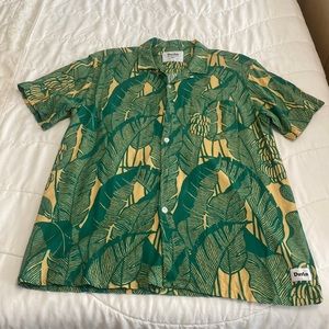 Duvin Design Banana Leaf Buttonup Shirt. Small. Like new, only worn a few times